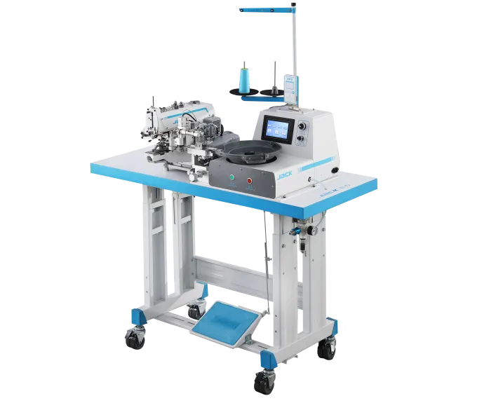 Automatic feeding button attaching machine